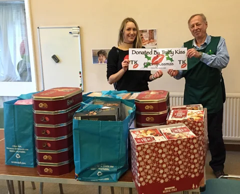 Tracy Kiss Donates Food To The Trussell Trust Food Bank Wendover Christian Centre