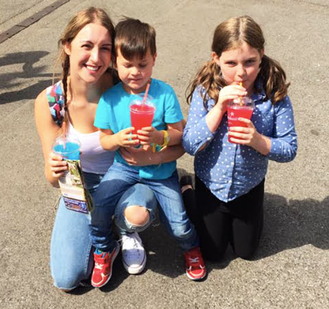 Tracy Kiss & Family At Chessington World Of Adventures